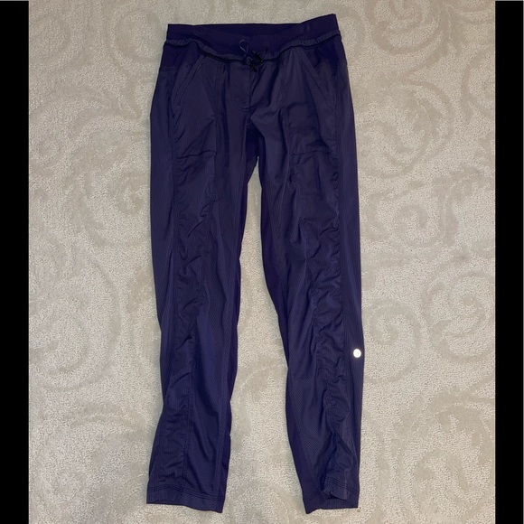lululemon athletica Pants - Lululemon capri pants